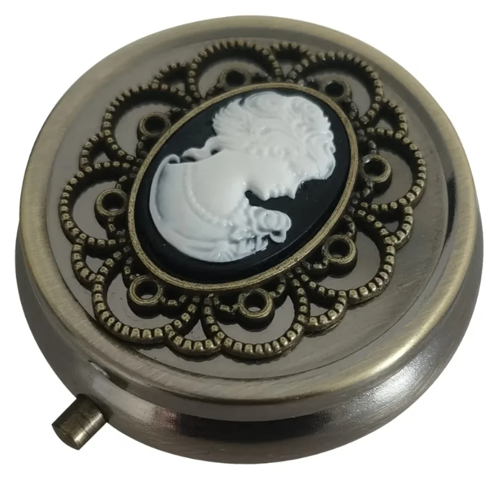 🐎NEW! Vintage Style Cameo Pill Box - Picture 4 of 4